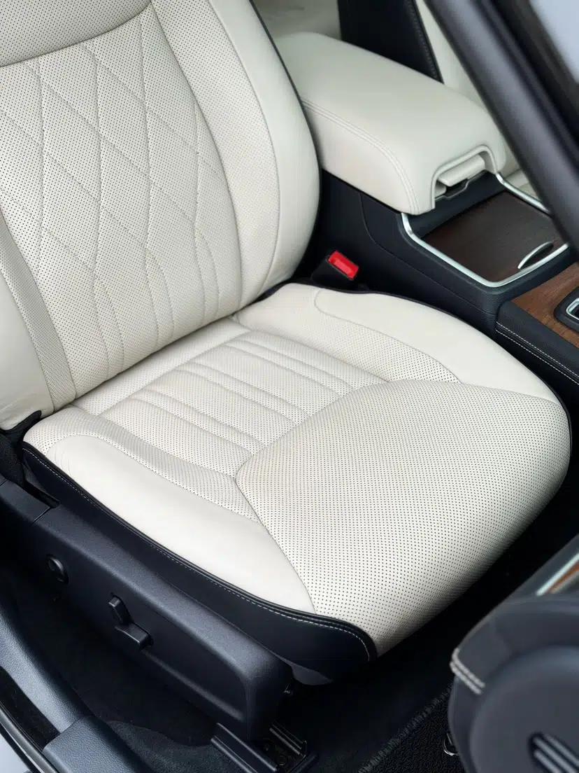 Chrysler 300C 2016 3.0L Supreme Edition — миниатюра 31
