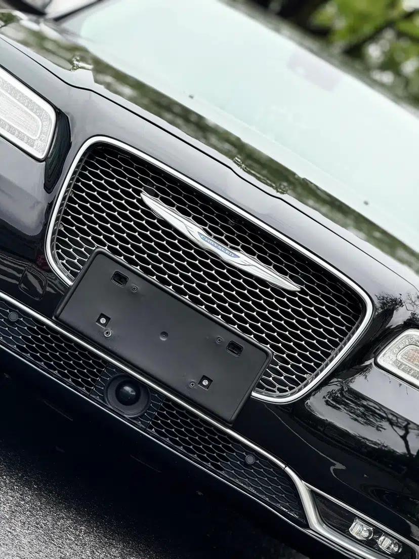 Chrysler 300C 2016 3.0L Supreme Edition — миниатюра 5
