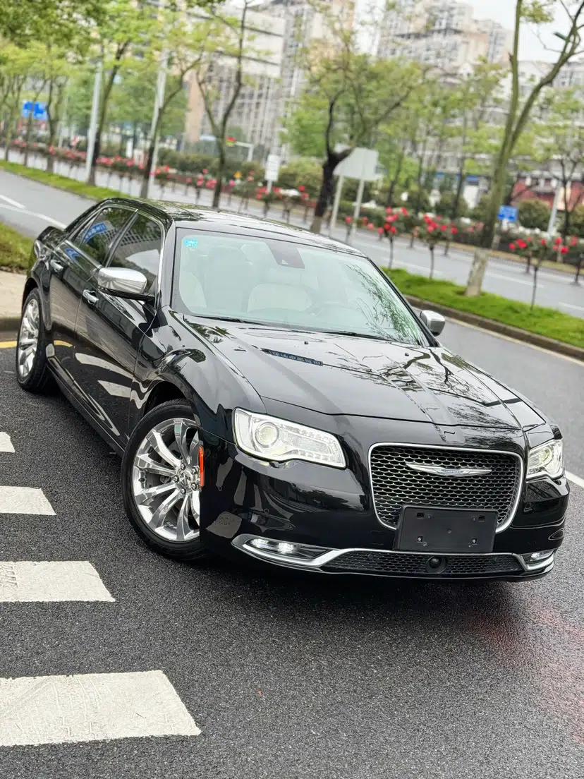 Chrysler 300C 2016 3.0L Supreme Edition — миниатюра 6