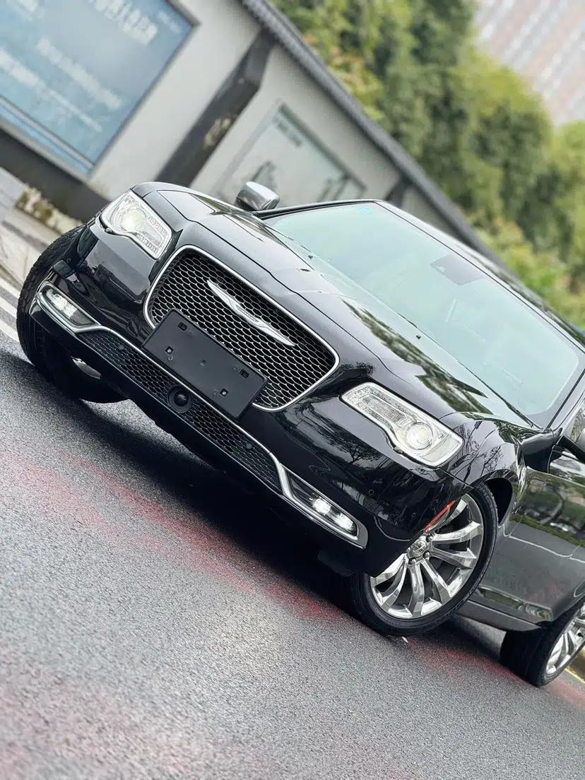 Chrysler 300C 2016 3.0L Supreme Edition — миниатюра 9