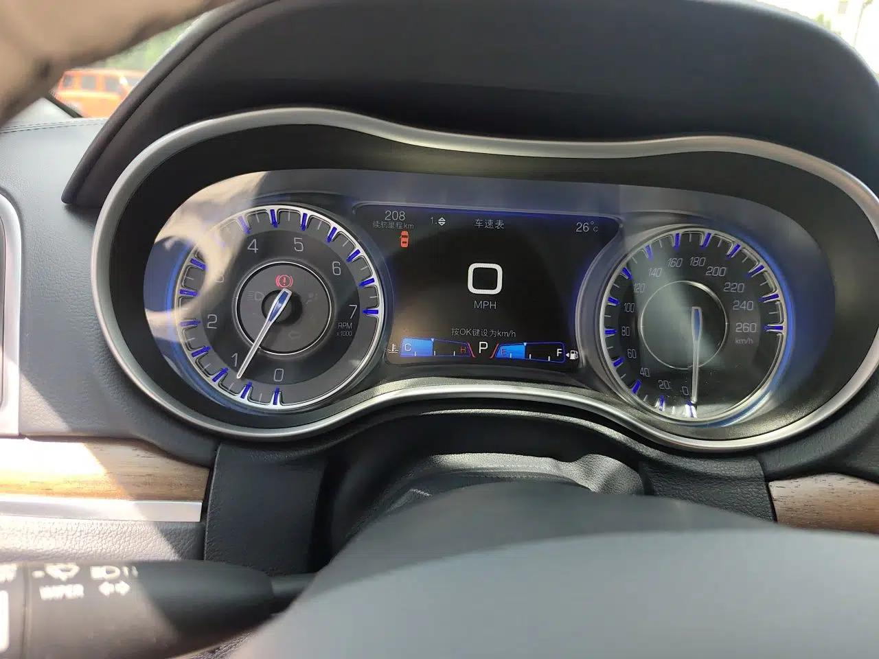 Chrysler 300C 2016 3.0L Supreme Edition — миниатюра 12