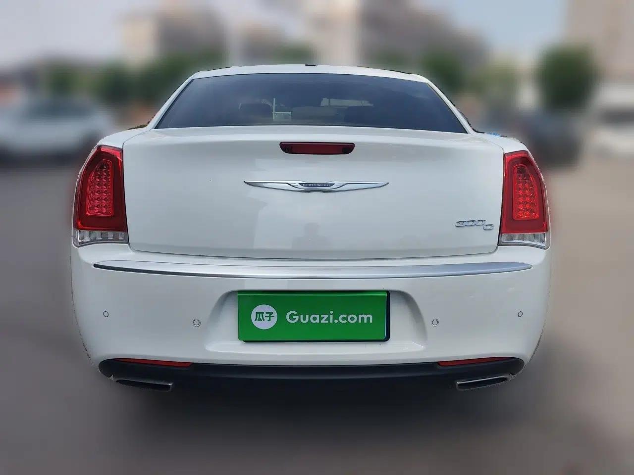 Chrysler 300C 2016 3.0L Supreme Edition — миниатюра 5