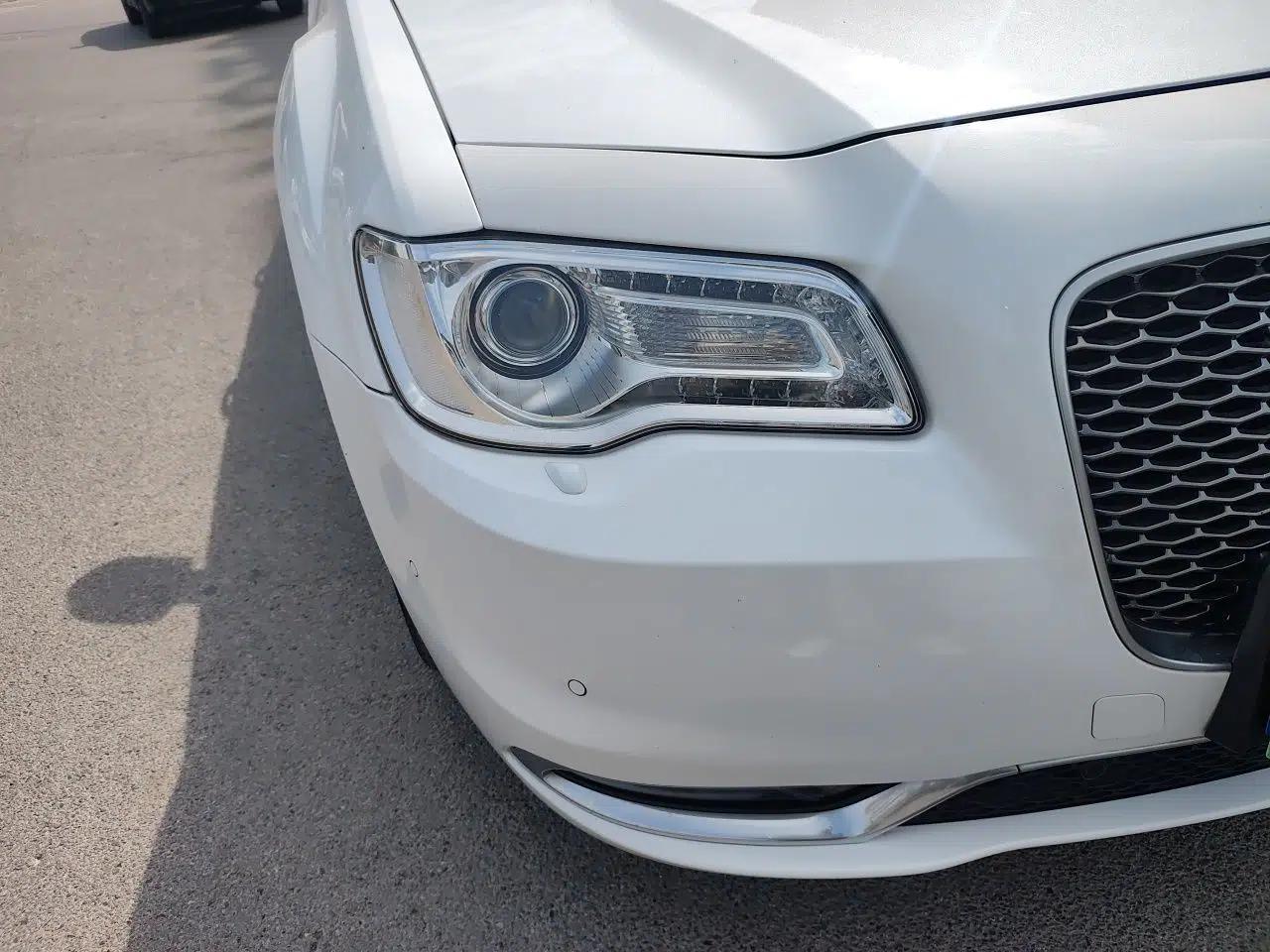Chrysler 300C 2016 3.0L Supreme Edition — миниатюра 7