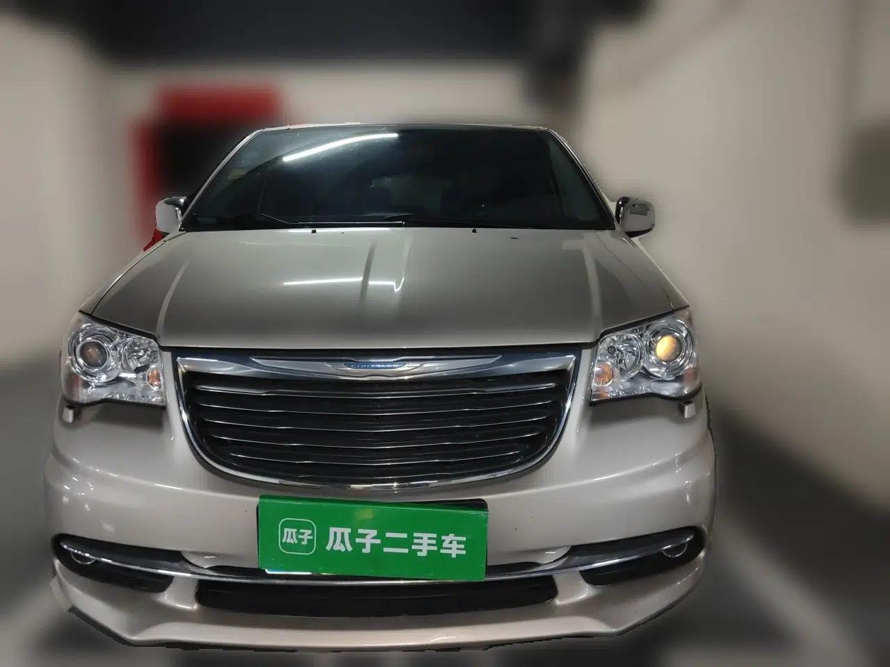 Chrysler Grand Voyager 2014 3.6L Comfort Edition — миниатюра 2