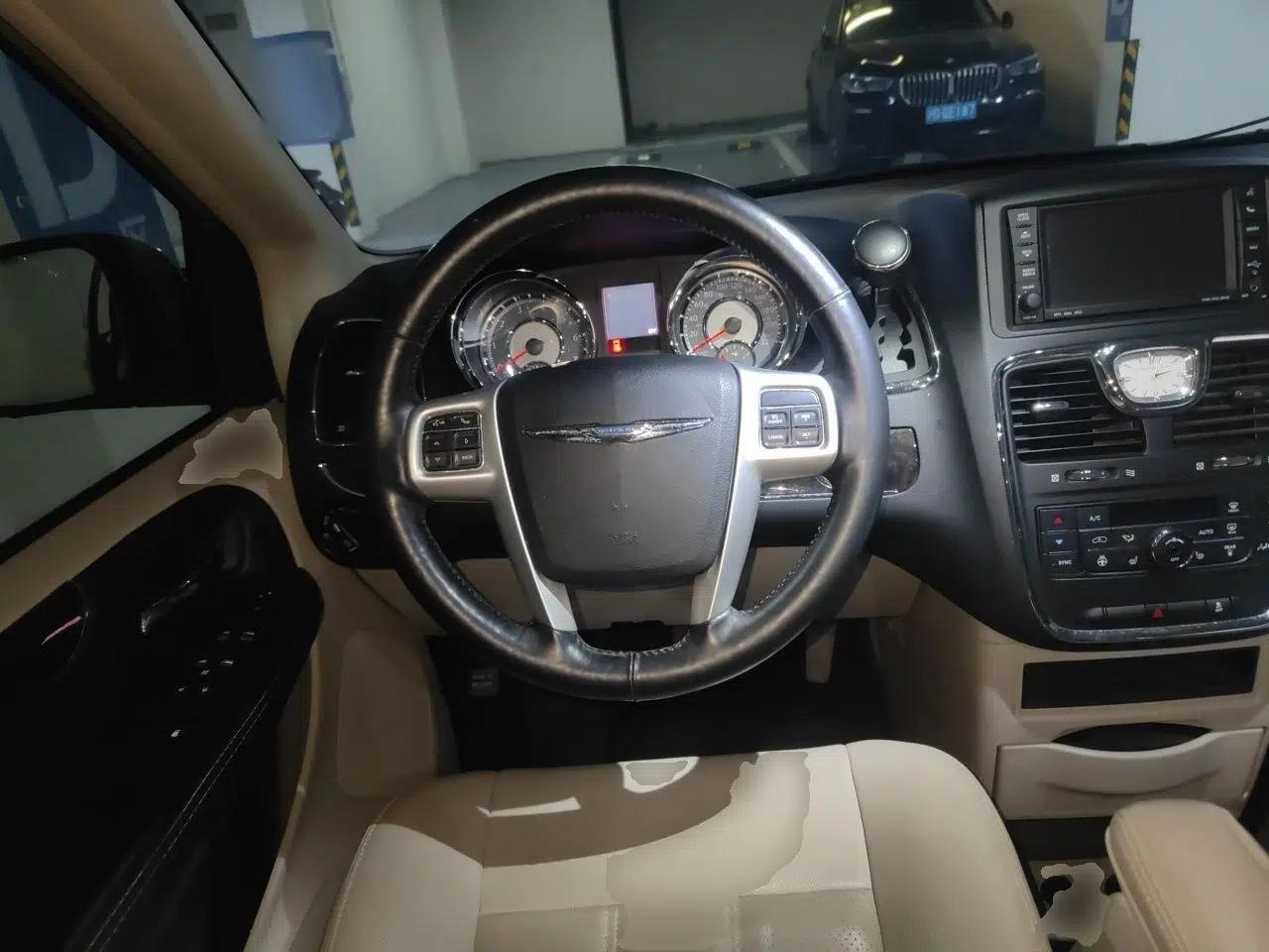 Chrysler Grand Voyager 2014 3.6L Comfort Edition — миниатюра 11
