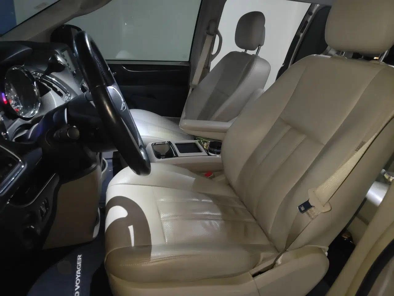 Chrysler Grand Voyager 2014 3.6L Comfort Edition — миниатюра 16