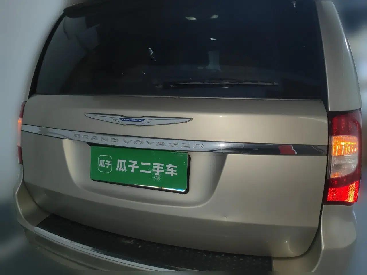 Chrysler Grand Voyager 2014 3.6L Comfort Edition — миниатюра 5