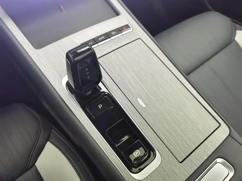 Geely Boyue L 2024 1.5TD DCT Premium Edition — миниатюра 13