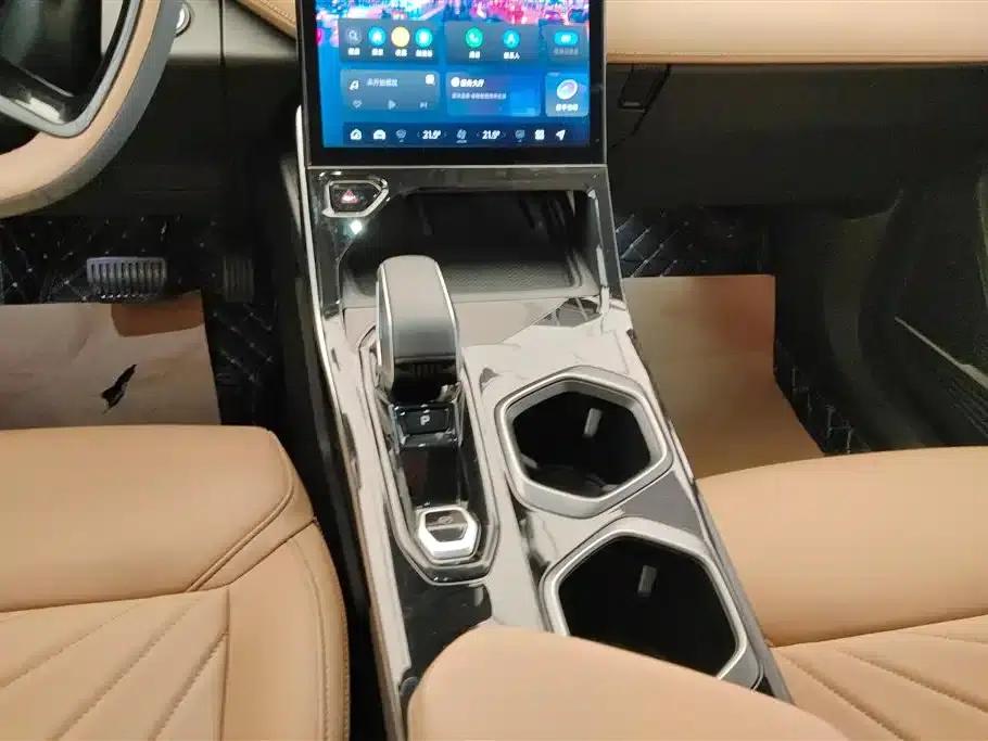 Geely Boyue L 2023 1.5TD DCT Luxury Edition — миниатюра 16