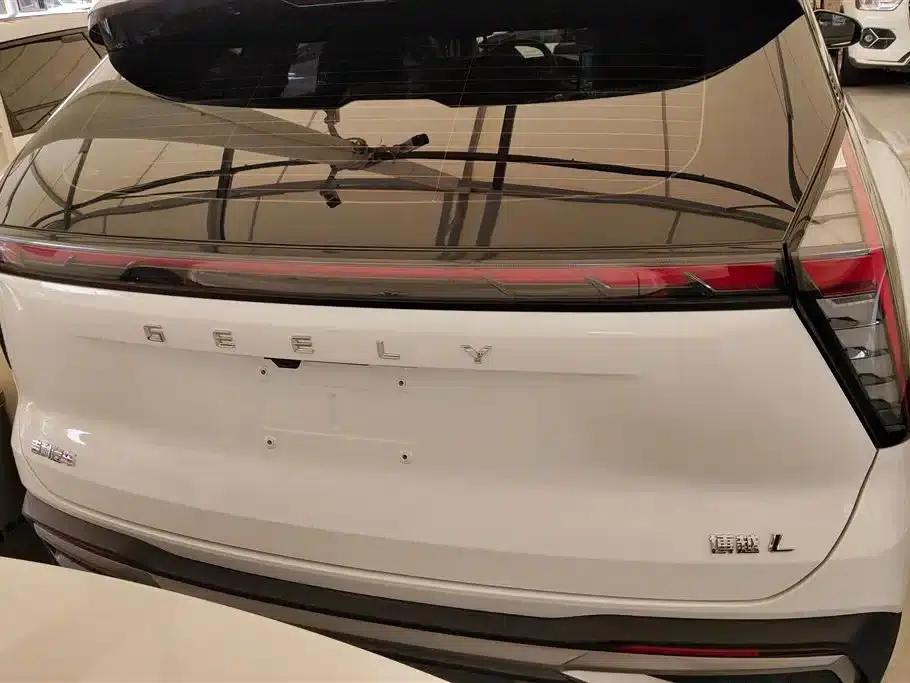 Geely Boyue L 2023 1.5TD DCT Luxury Edition — миниатюра 4