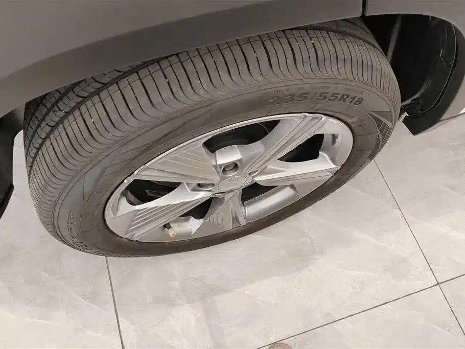 Geely Boyue L 2023 1.5TD DCT Luxury Edition — миниатюра 6