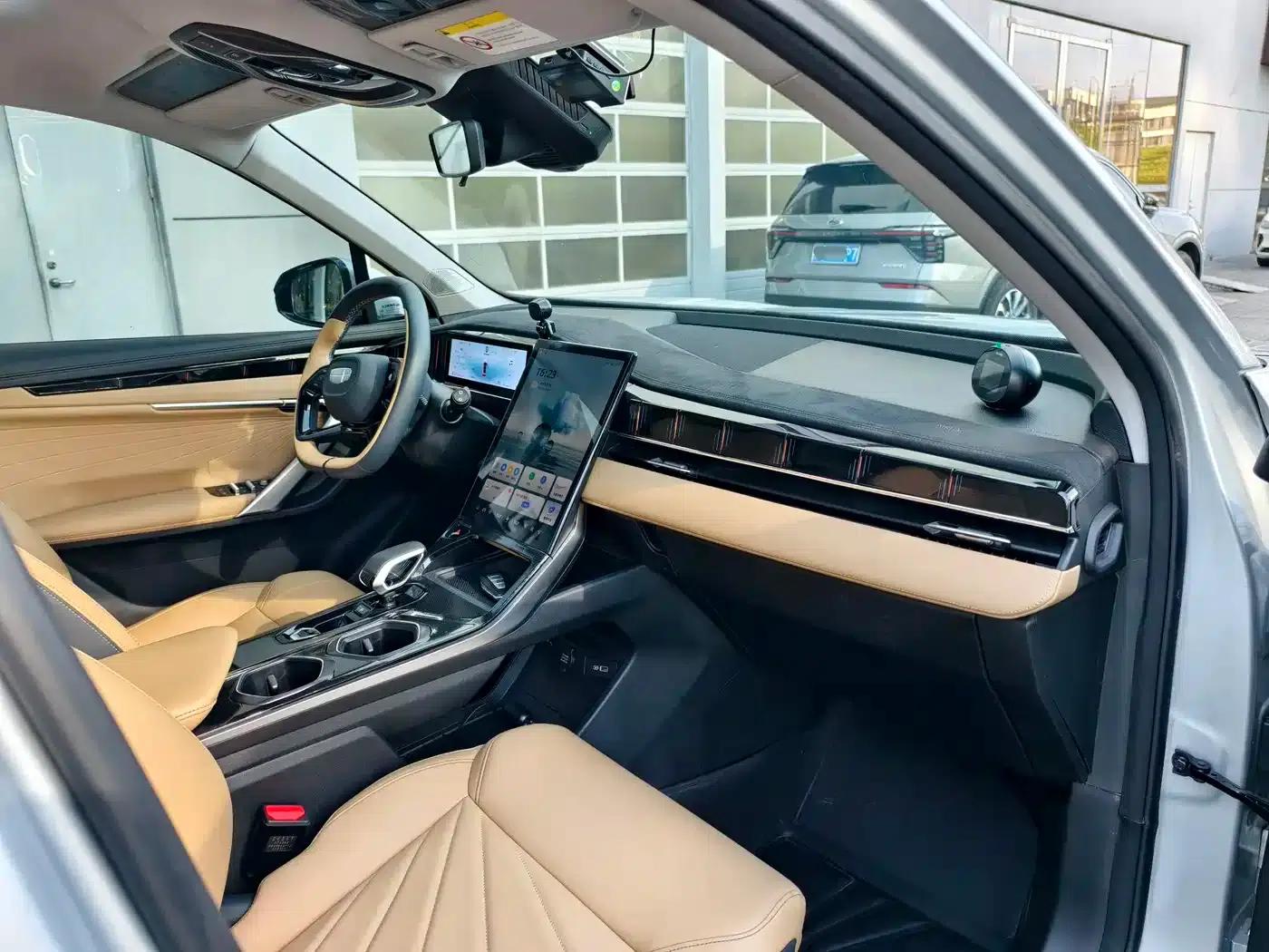 Geely Boyue L 2023 1.5TD DCT Luxury Edition — миниатюра 15