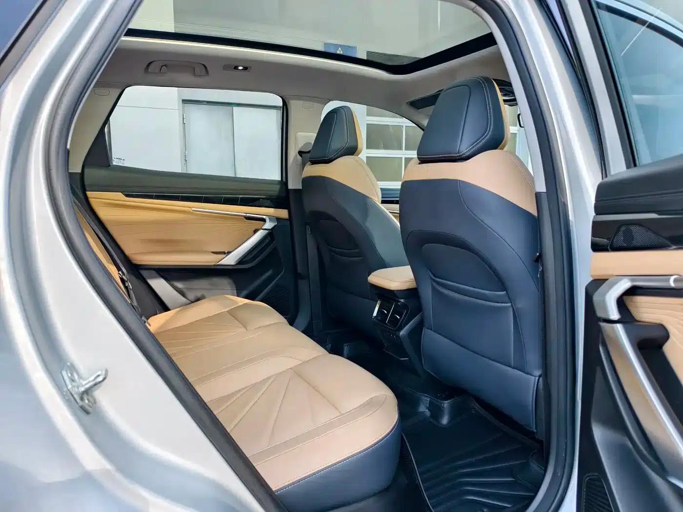 Geely Boyue L 2023 1.5TD DCT Luxury Edition — миниатюра 16
