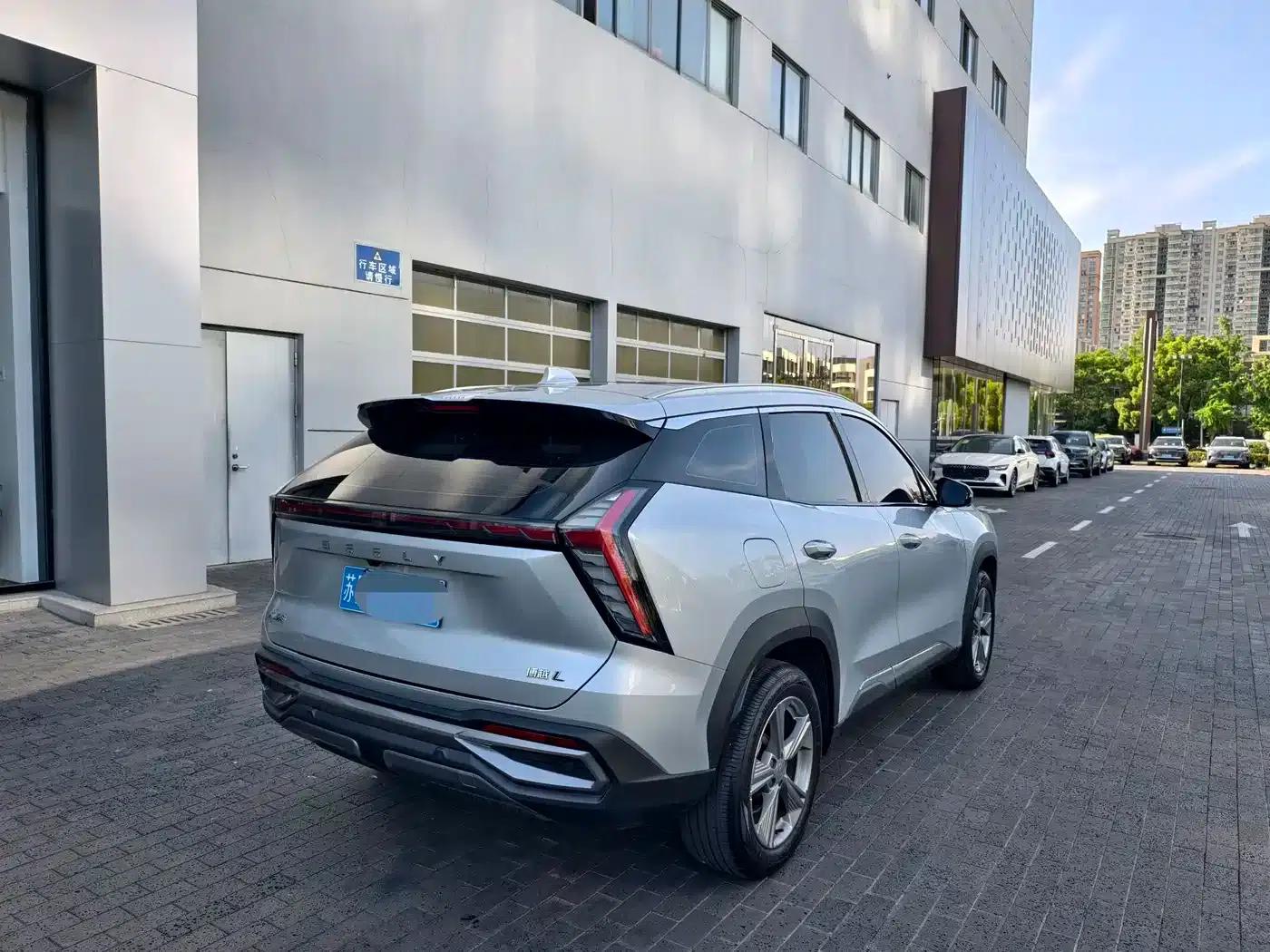 Geely Boyue L 2023 1.5TD DCT Luxury Edition — миниатюра 4