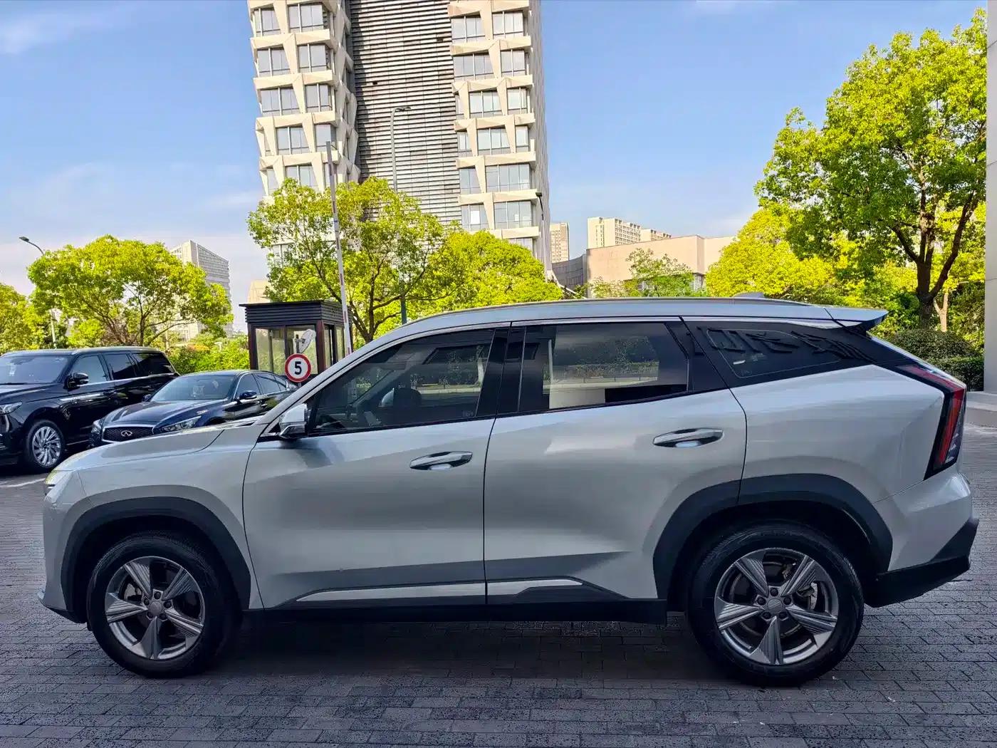 Geely Boyue L 2023 1.5TD DCT Luxury Edition — миниатюра 7
