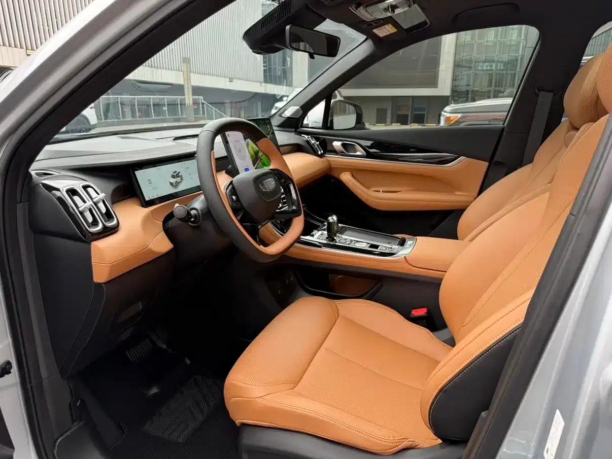 Geely Boyue L 2025 Fourth Generation 1.5TD DCT (Mountain and River) — миниатюра 4