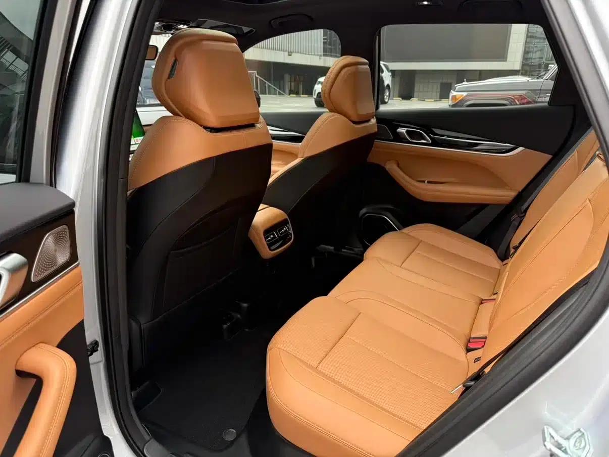Geely Boyue L 2025 Fourth Generation 1.5TD DCT (Mountain and River) — миниатюра 6
