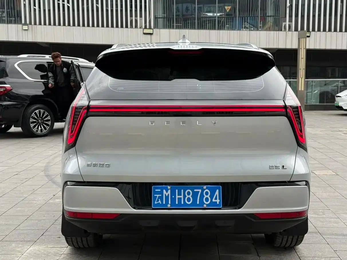 Geely Boyue L 2025 Fourth Generation 1.5TD DCT (Mountain and River) — миниатюра 10