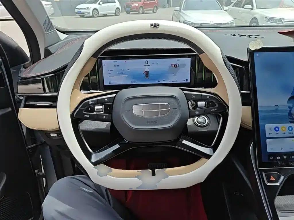 Geely Boyue L 2023 2.0TD DCT Premium Edition — миниатюра 11