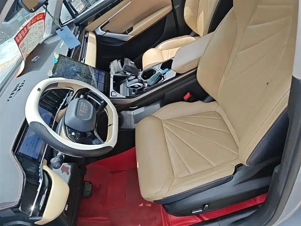 Geely Boyue L 2023 2.0TD DCT Premium Edition — миниатюра 15