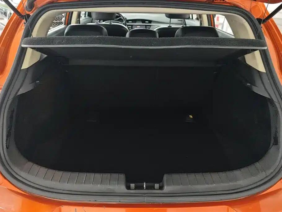 Geely GS 2016 Elegant Edition 1.3T Automatic Premium Model — миниатюра 4