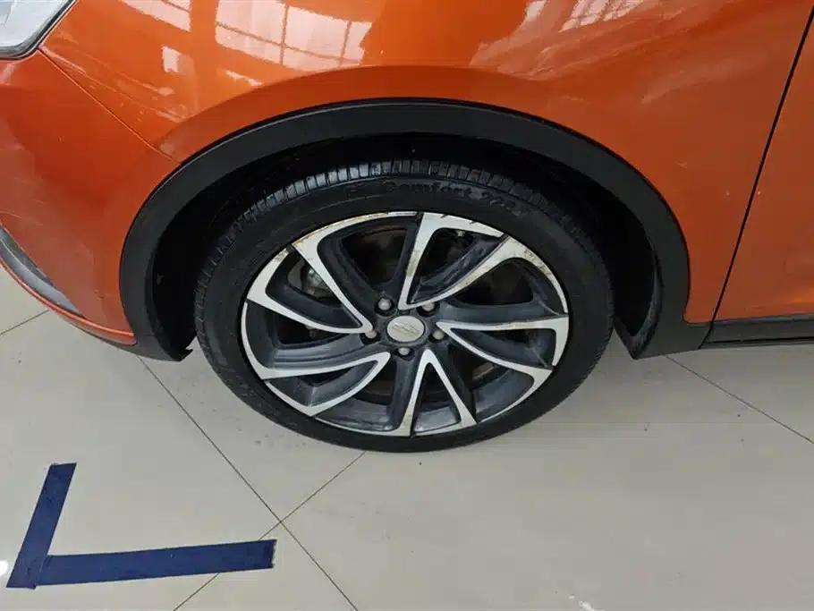 Geely GS 2016 Elegant Edition 1.3T Automatic Premium Model — миниатюра 6