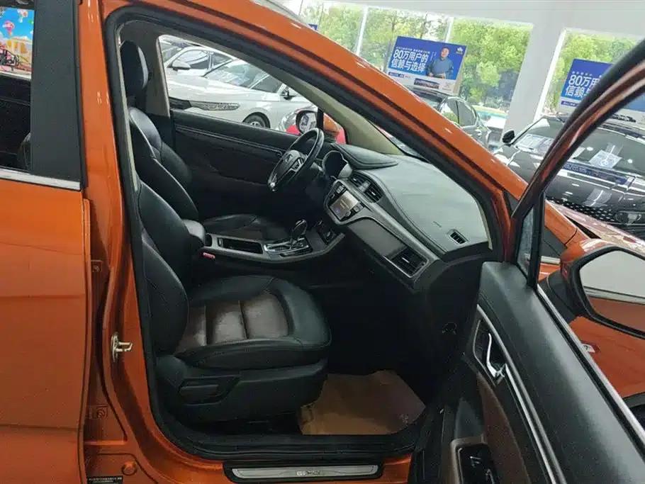 Geely GS 2016 Elegant Edition 1.3T Automatic Premium Model — миниатюра 8