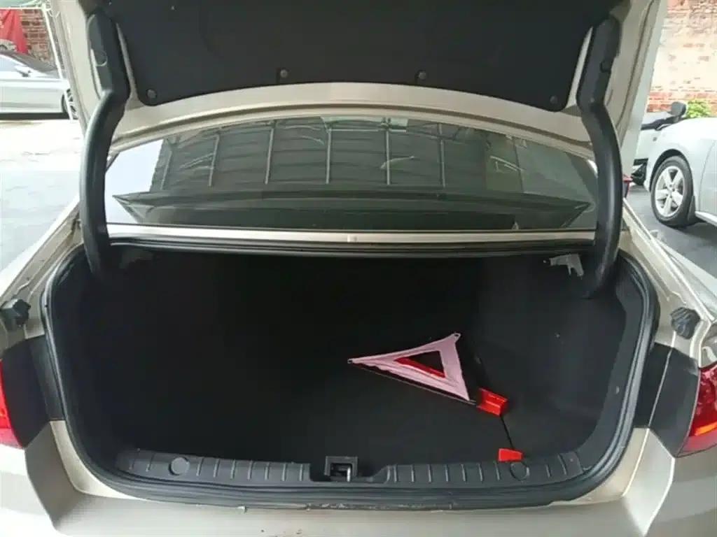 Geely Emgrand GL 2017 1.3T Manual Elite — миниатюра 19