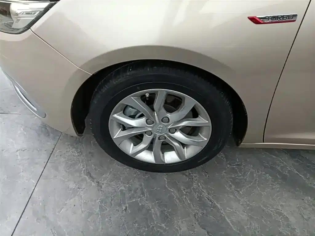 Geely Emgrand GL 2017 1.3T Manual Elite — миниатюра 23