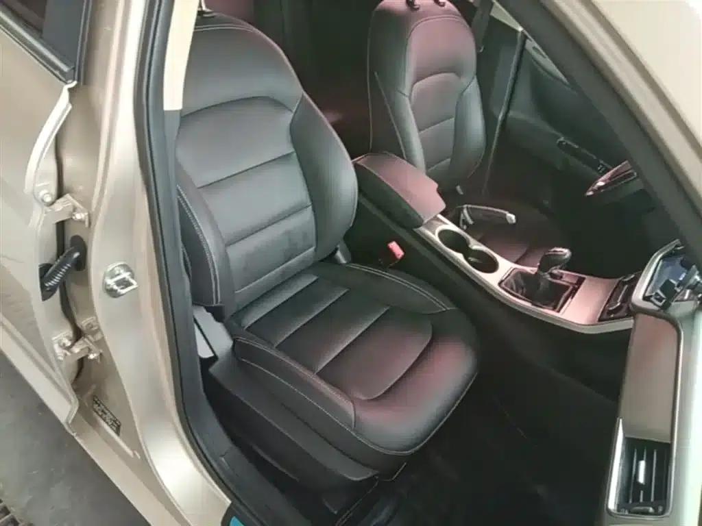 Geely Emgrand GL 2017 1.3T Manual Elite — миниатюра 25