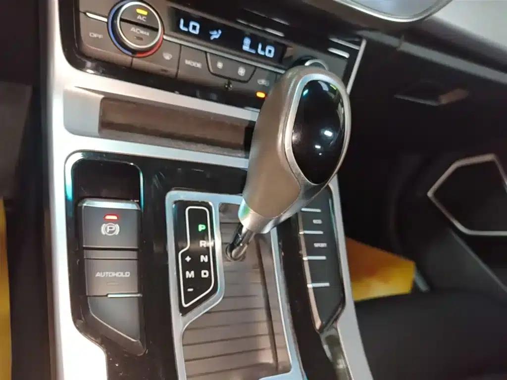 Geely Emgrand GL 2019 1.4T CVT Elite Smart Edition — миниатюра 14