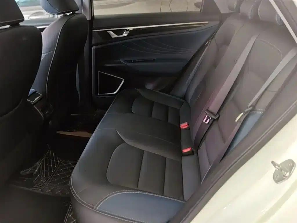 Geely Emgrand GL 2020 1.4T CVT Luxury Edition — миниатюра 17