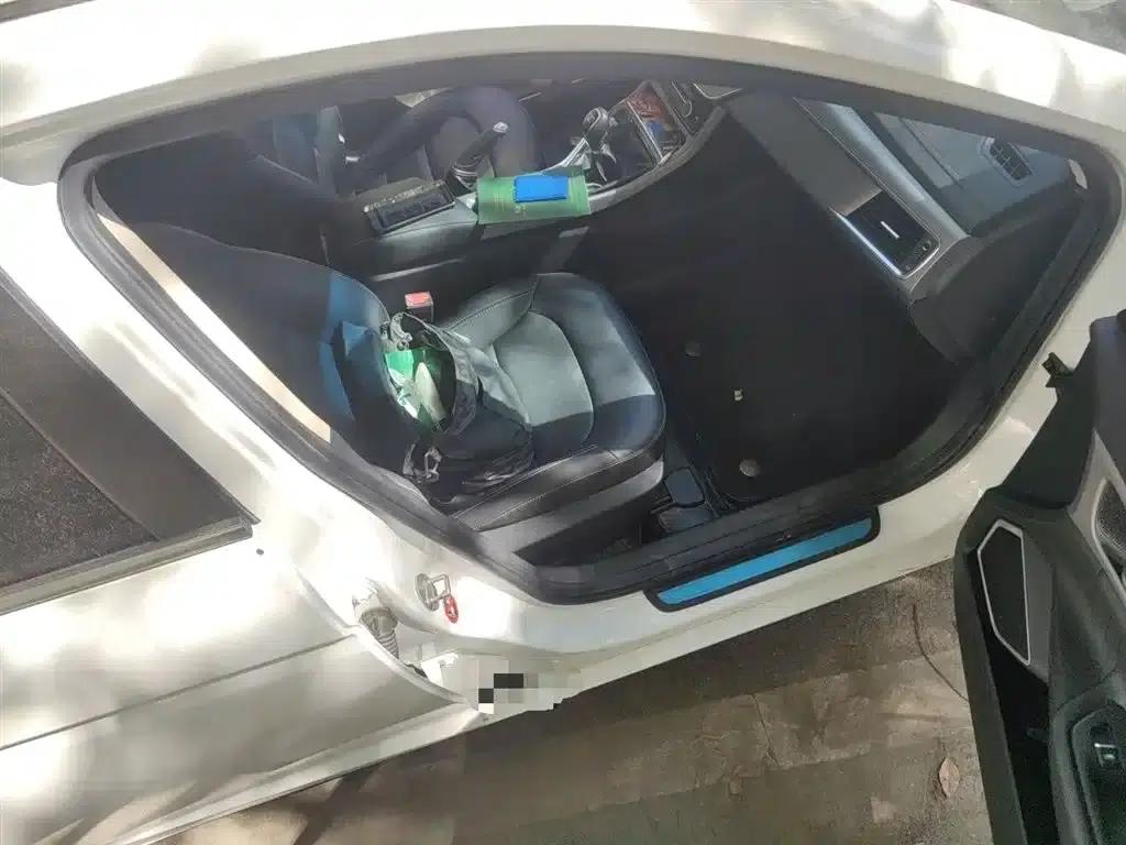 Geely Emgrand GL 2019 1.8L Manual Elite Smart Edition — миниатюра 20
