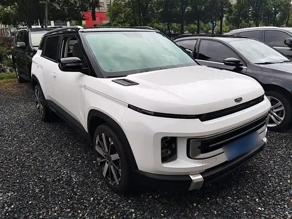 Geely ICON 2023 1.5TD Chocolate Edition — миниатюра 4