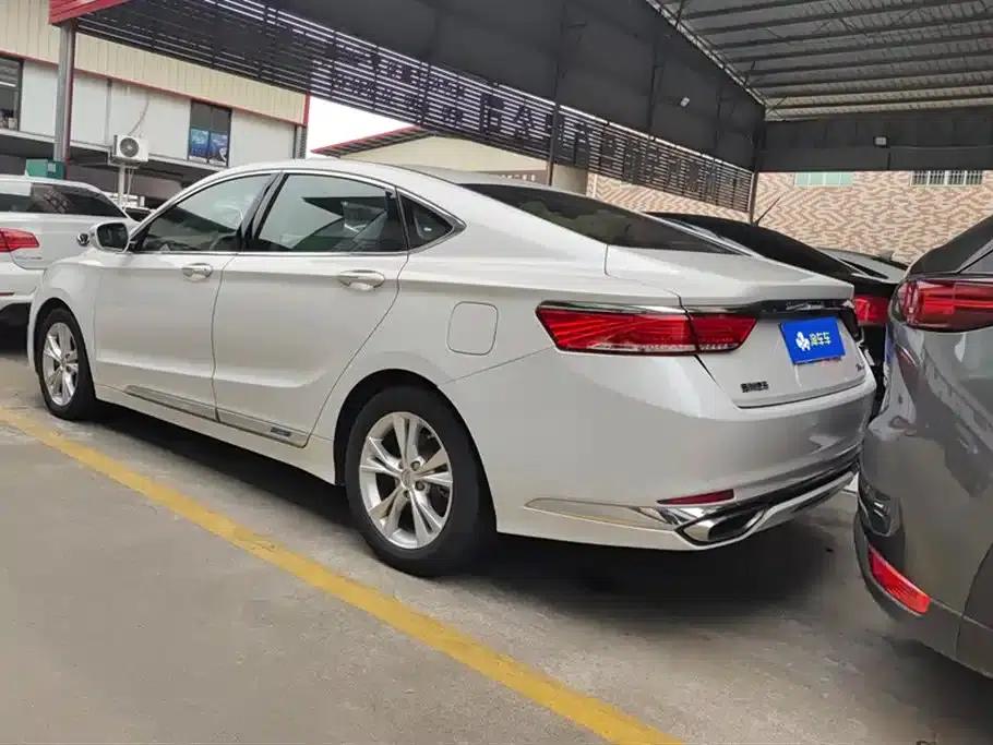 Geely Borui 2018 1.5T MHEV Premium Edition — миниатюра 3