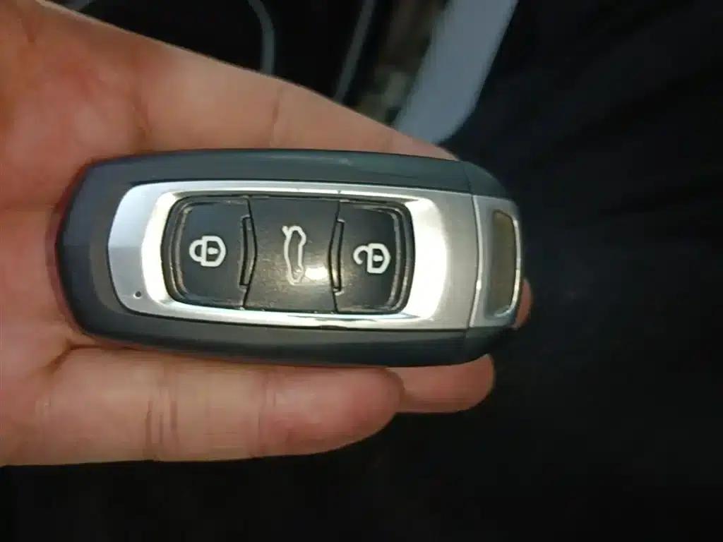 Geely Vision S1 2018 1.5L Manual Premium Edition — миниатюра 9