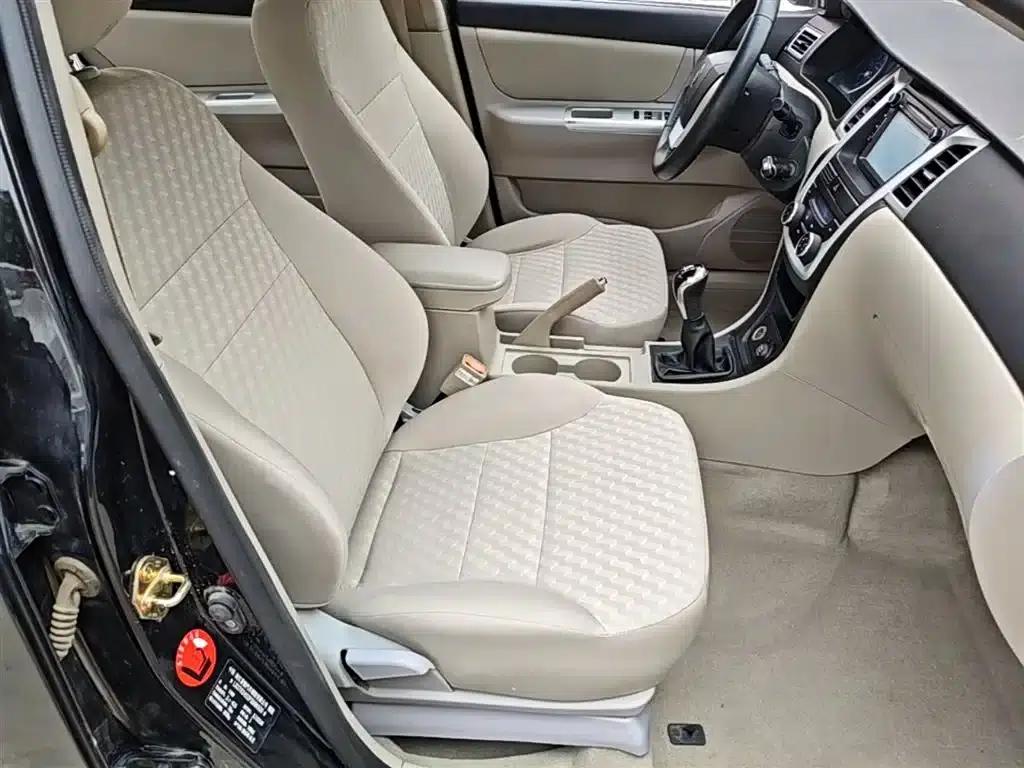2014 Ocean View 1.5L Manual Elite — миниатюра 25