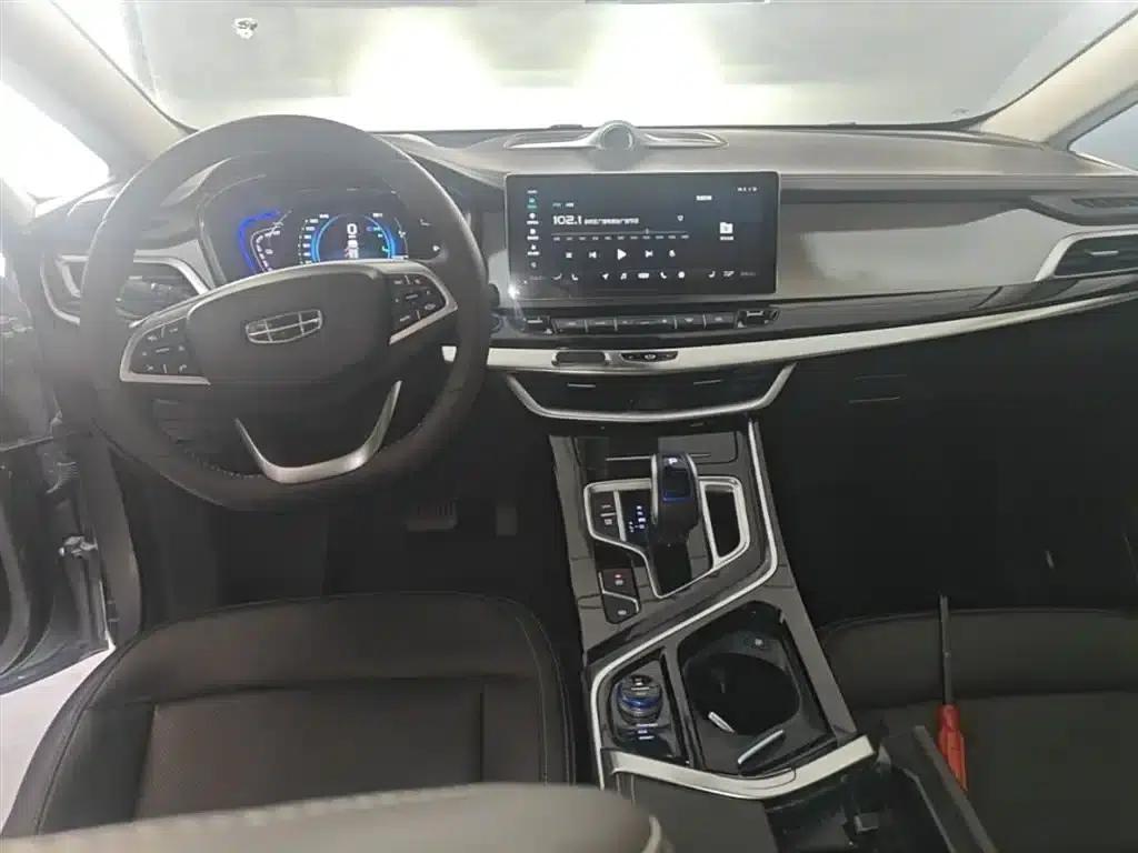 Jiaji New Energy 2019 1.5TD PHEV Premium Edition — миниатюра 10