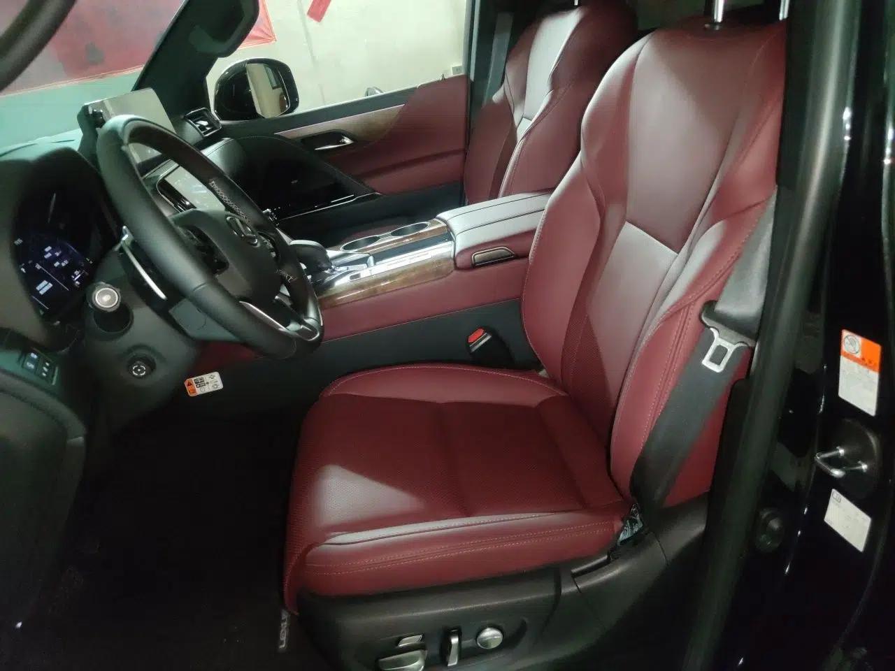 Lexus LX 2025 700h Lingjie Edition — миниатюра 16