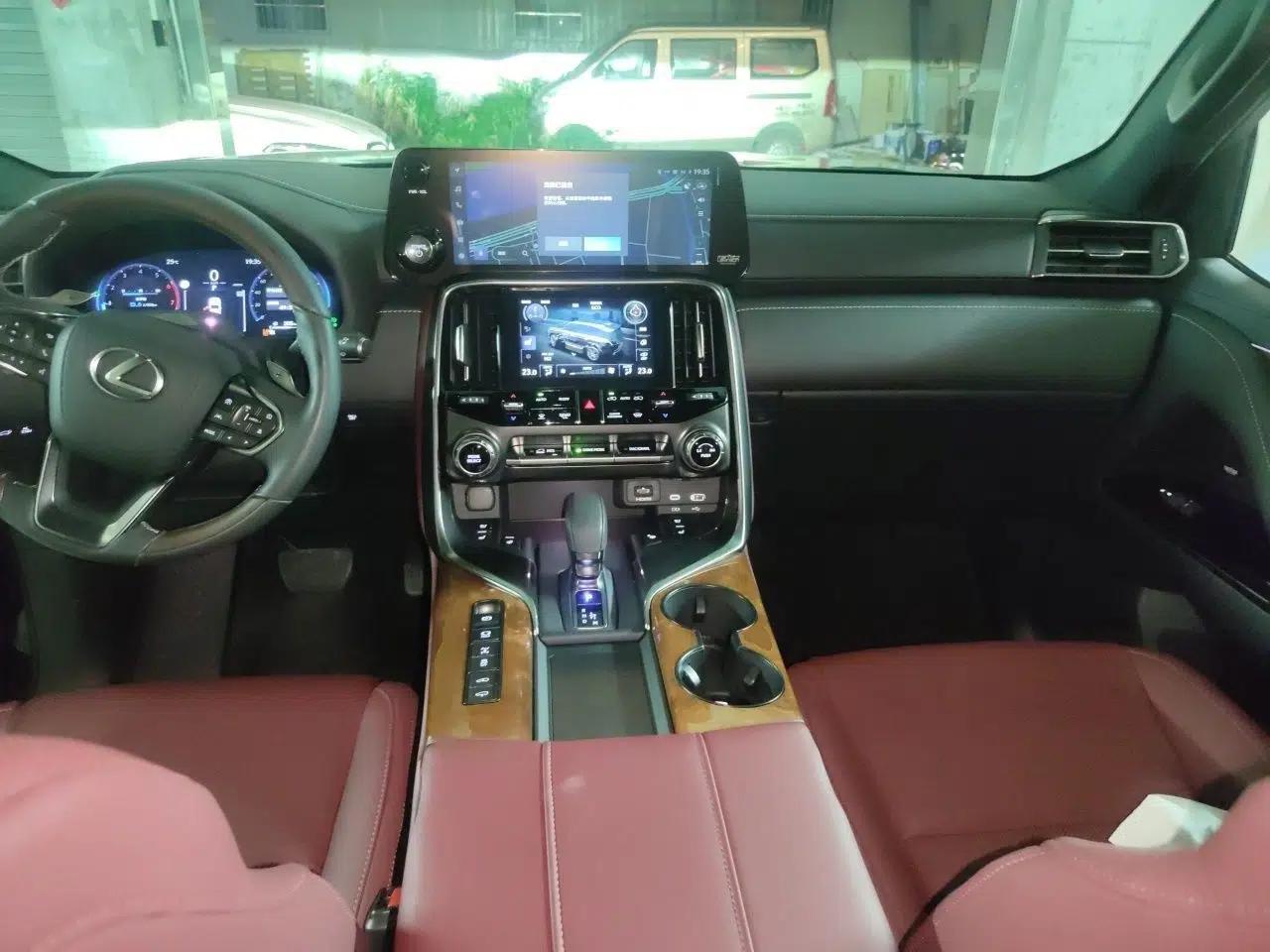 Lexus LX 2025 700h Lingjie Edition — миниатюра 10