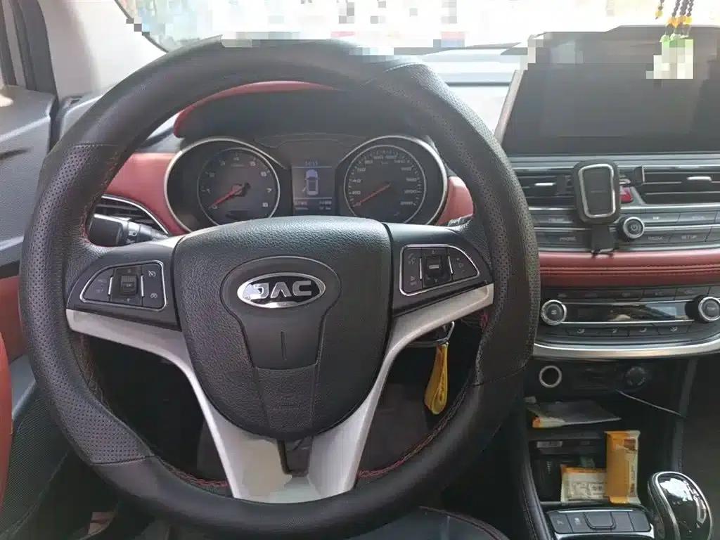 Refine S3 2017 1.5L Manual Deluxe Smart Edition — миниатюра 3