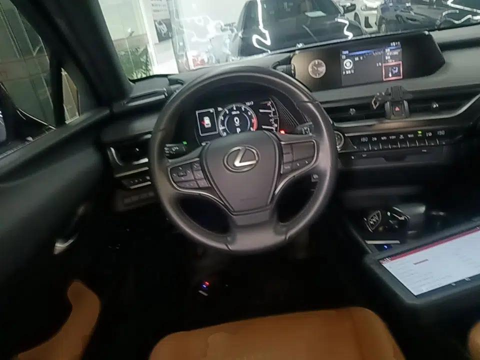 Lexus UX 2020 200 Special Edition — миниатюра 13