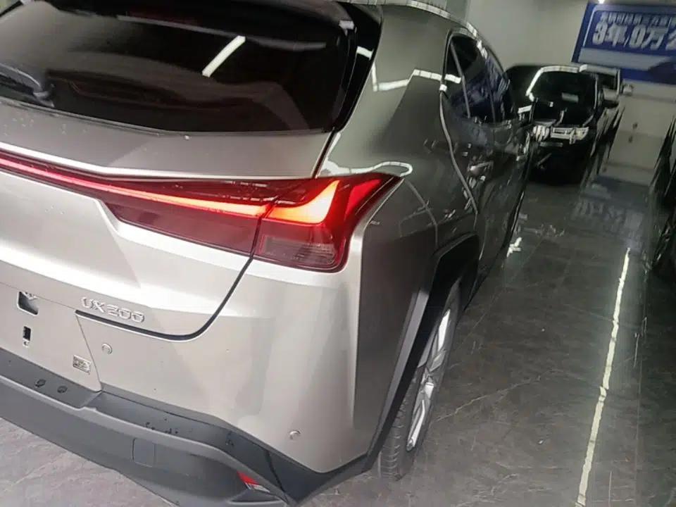 Lexus UX 2020 200 Special Edition — миниатюра 8