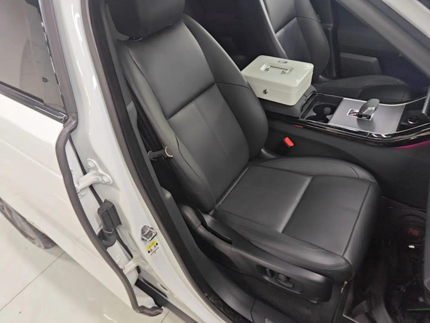 Land Rover Range Velar 2024 Dynamic SE — миниатюра 23
