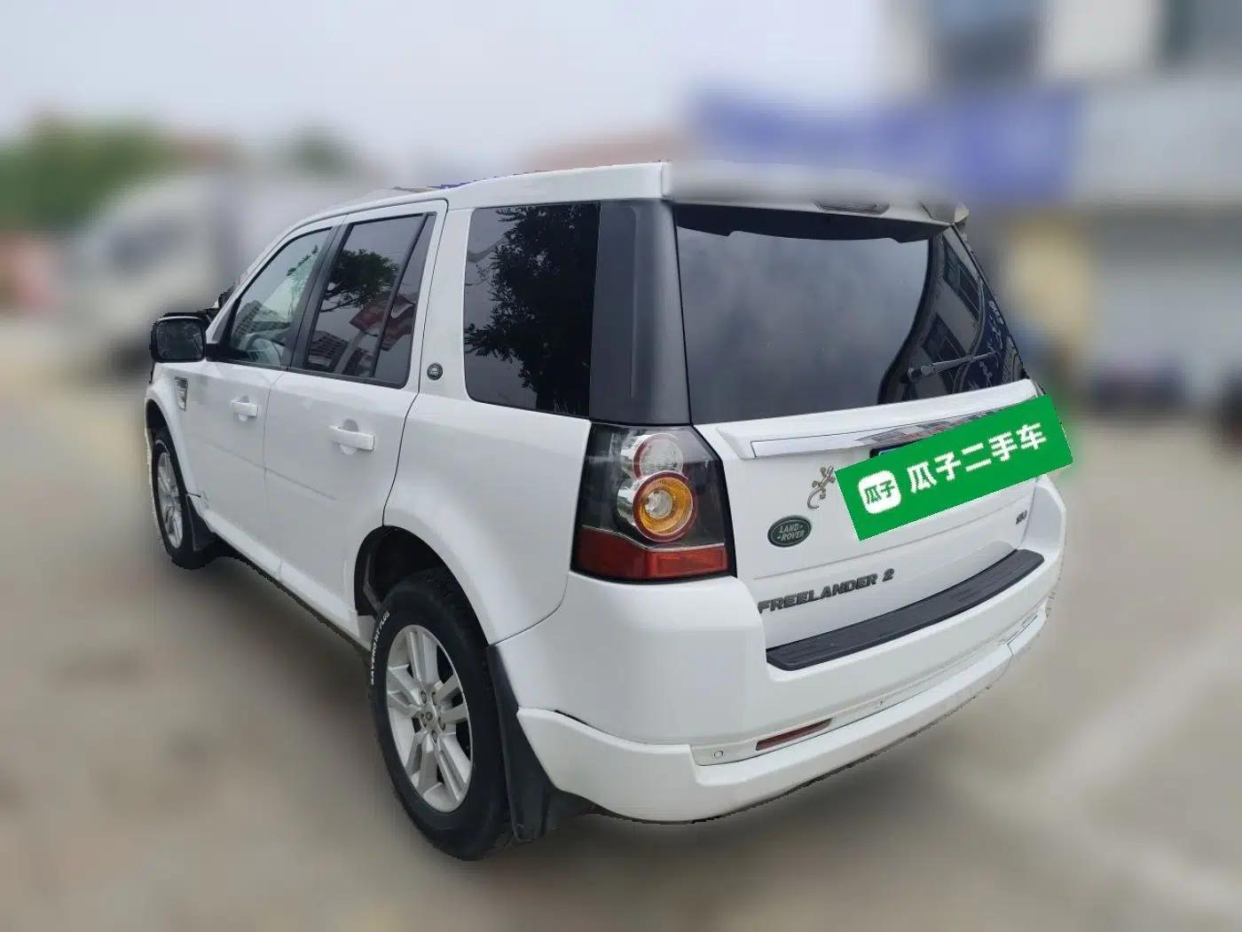 Land Rover Freelander 2 2013 2.0T Si4 SE Gasoline Edition — миниатюра 4