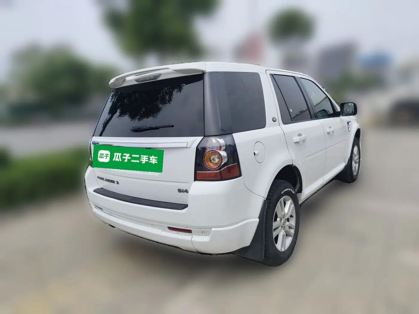 Land Rover Freelander 2 2013 2.0T Si4 SE Gasoline Edition — миниатюра 6