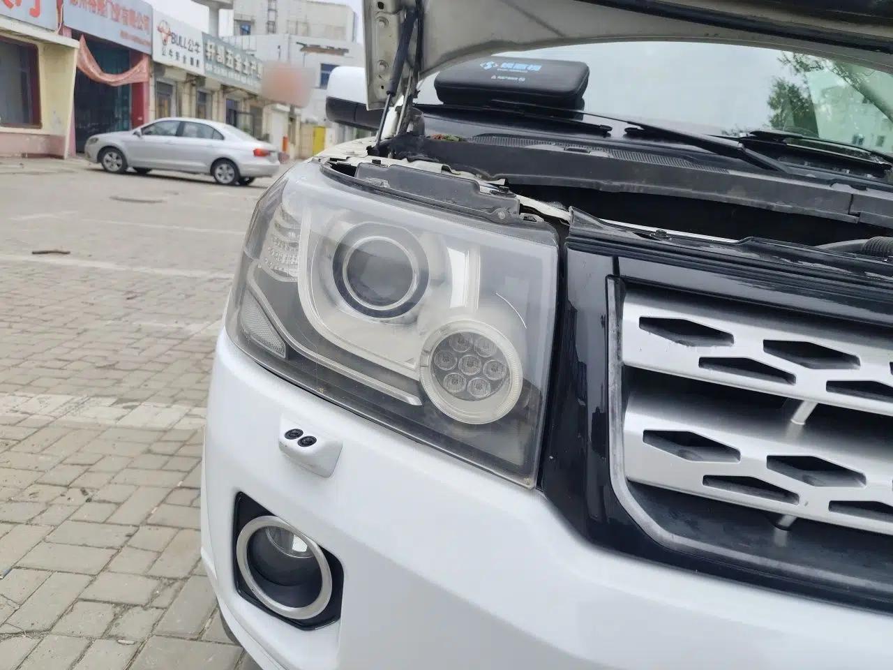 Land Rover Freelander 2 2013 2.0T Si4 SE Gasoline Edition — миниатюра 7