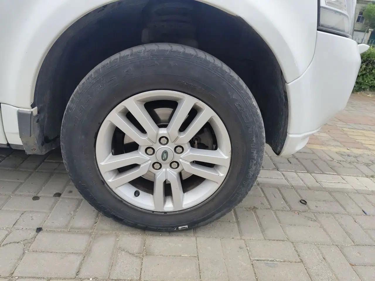 Land Rover Freelander 2 2013 2.0T Si4 SE Gasoline Edition — миниатюра 8