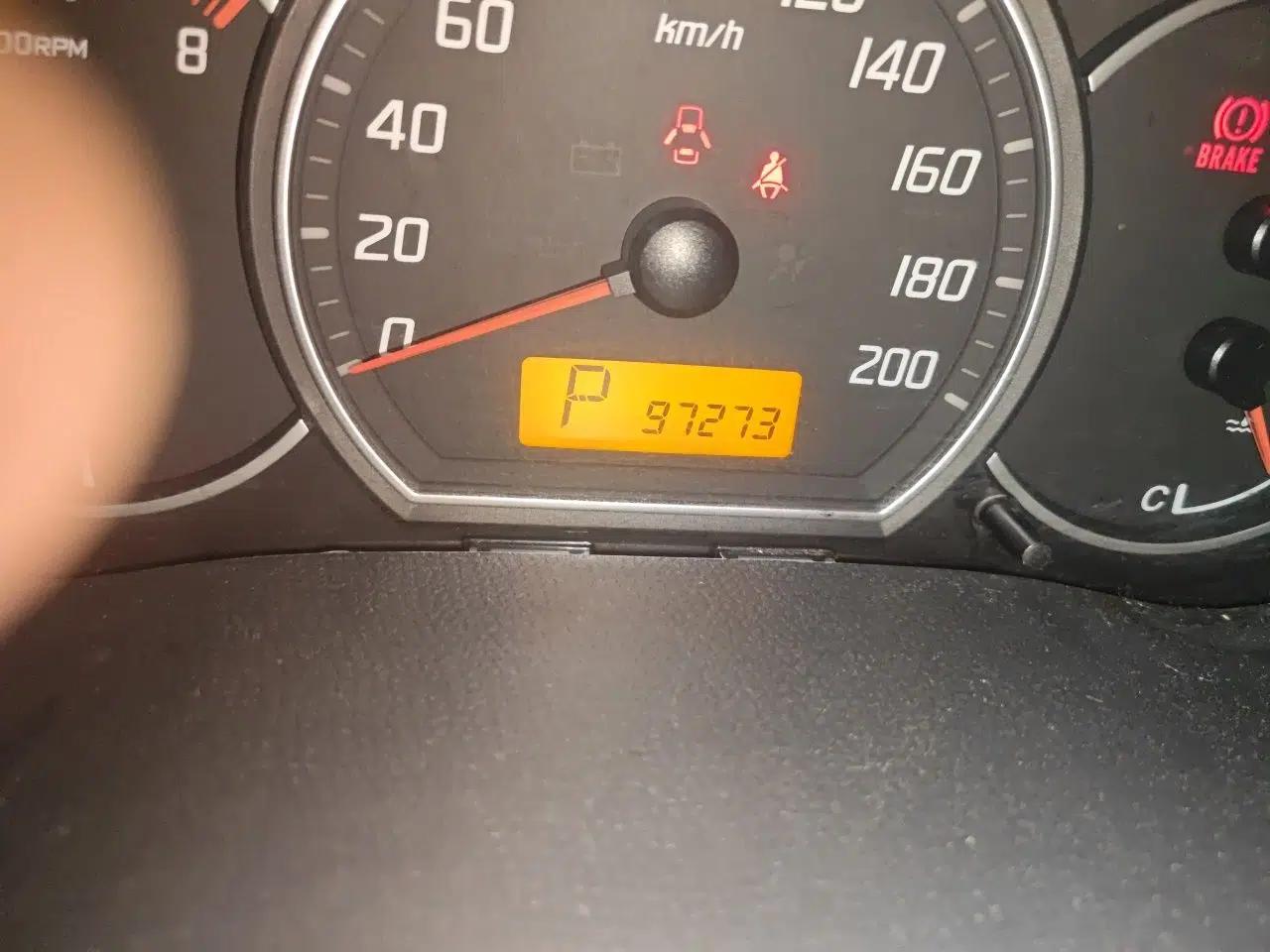 Suzuki Swift 2015 1.5L Automatic Limited Edition — миниатюра 13