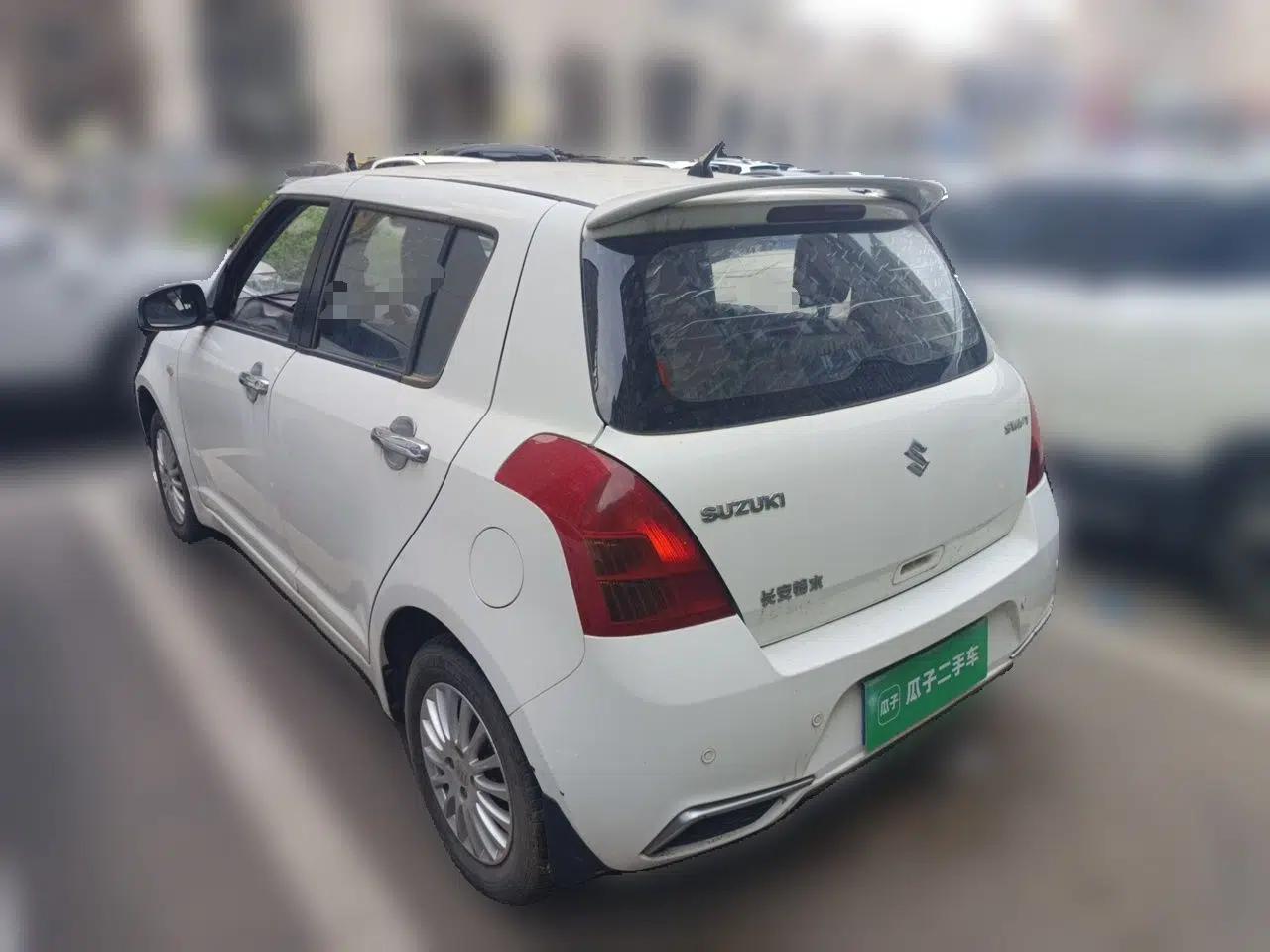 Suzuki Swift 2014 1.3L Manual Standard Edition — миниатюра 4